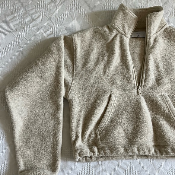 Aritzia TNA Polar Cropped 1/4 Zip - Picture 2 of 4
